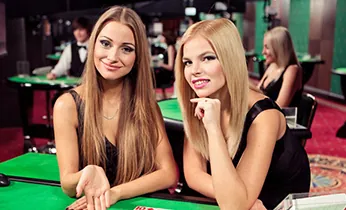 Hình ảnh minh họa quy tắc rút bài thứ ba trong Baccarat